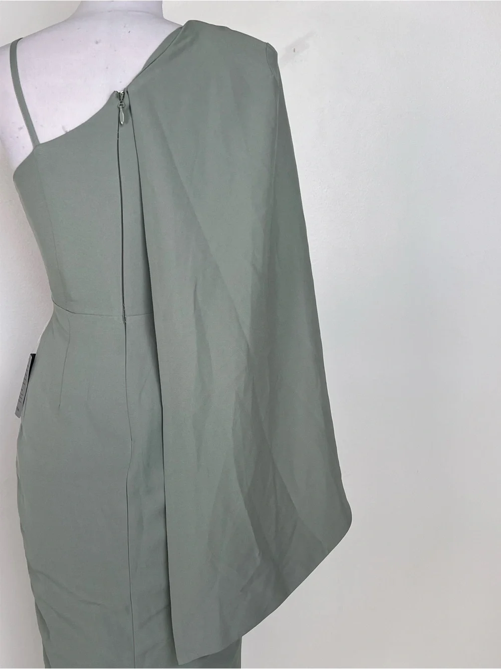 NWT! Lavish Alice‎ pleated cape-sleeve midi dress Sage Green Size 2